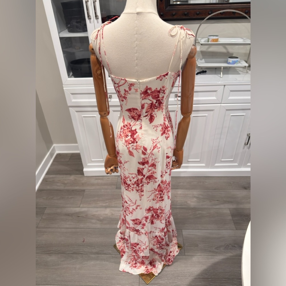 Reformation Fallon Dress in Blush Floral | Size [2] - Picture 9 of 12
